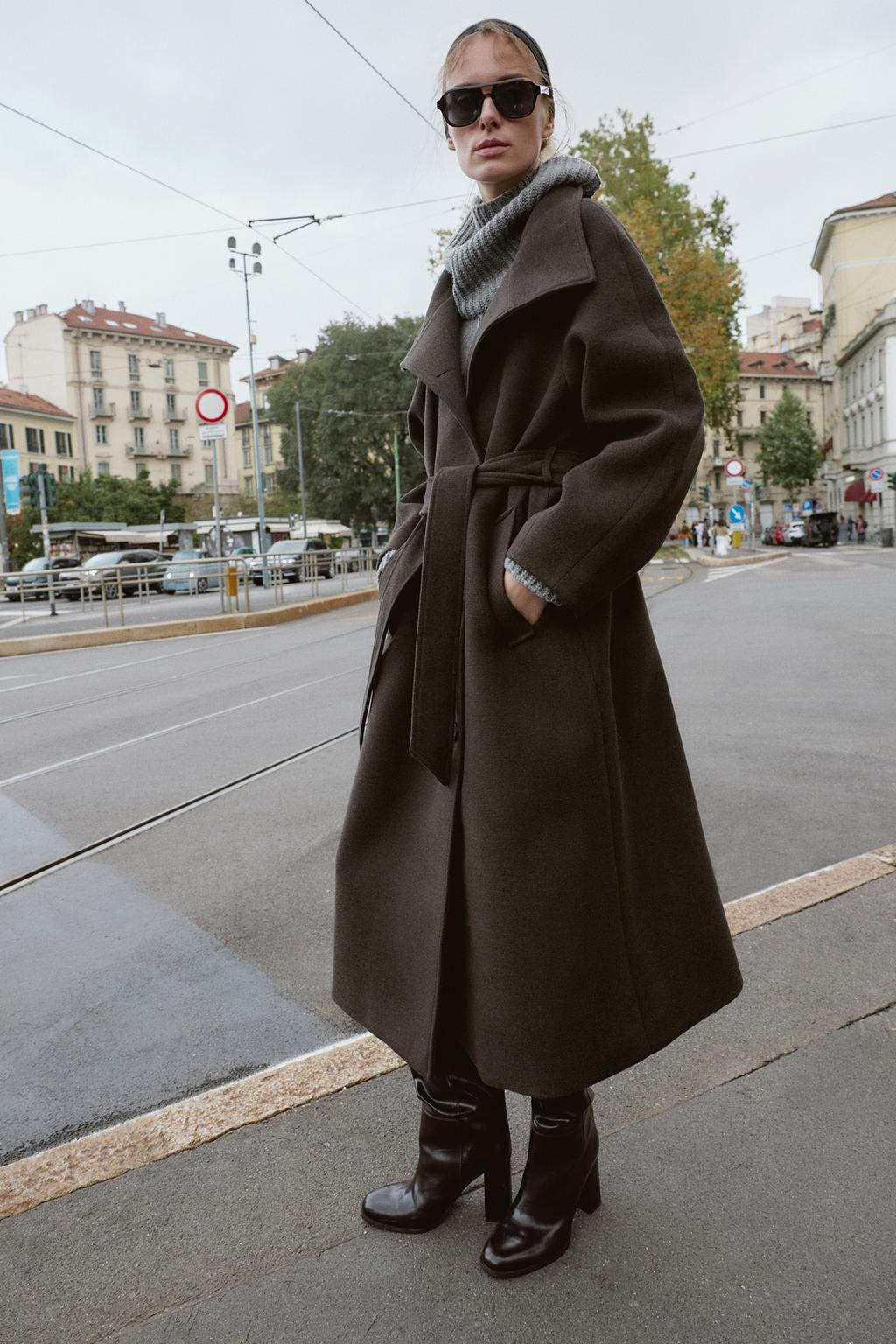 Noire Wool Trenchcoat